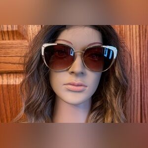 Oscar de la Renta Cat-Eye Sunglasses Model 3090 717 Gradient Brown Lens